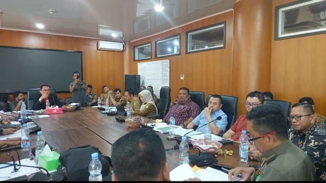 kadis_perkim_medan_tegaskan_pembongkaran_billboard_pt_sumo_sudah_sesuai_sop
