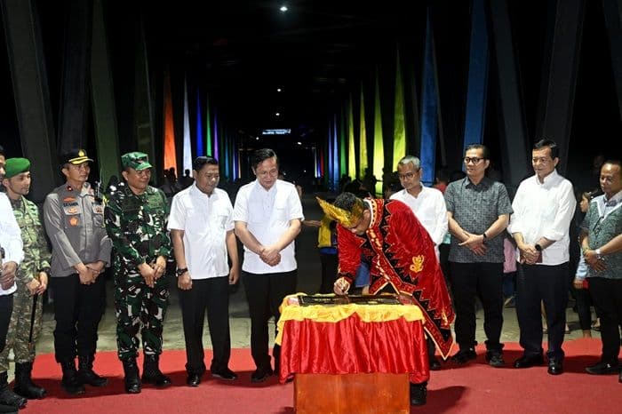 kurang_dari_setahun_jembatan_idano_noyo_yang_hancur_diterjang_banjir_kini_megah_kembali