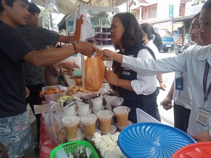 bpom_toba_uji_takjil_di_balige_sampel_16_produk_diambil_ini_hasilnya