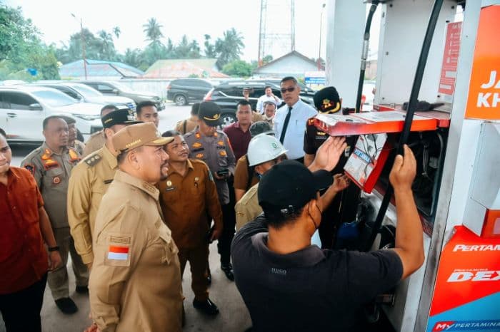 bupati_batu_bara_cek_ketersediaan_bbm_gas_dan_beras