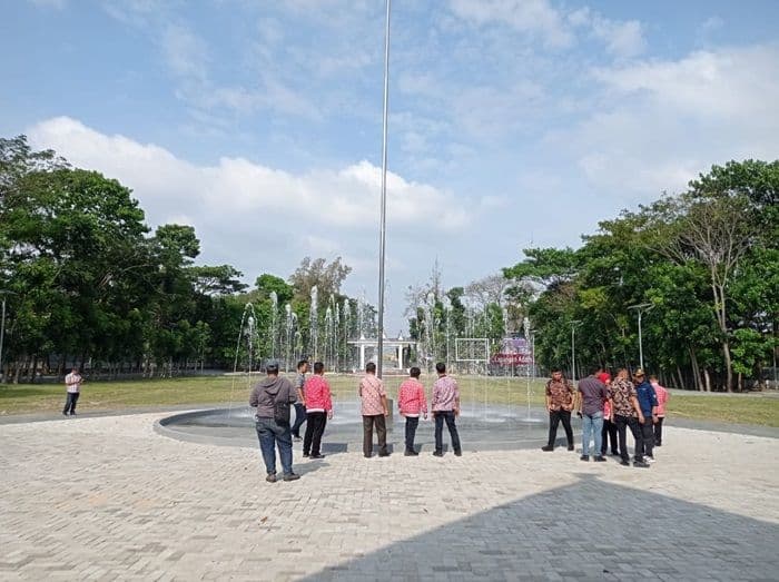 simak_besaran_tarif_pemakaian_lapangan_adam_malik_dan_gor_siantar