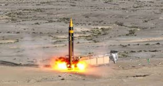 pakar_sebut_serangan_rudal_iran_dan_hizbullah_ke_israel_terkoordinasi_taktik_baru_lemahkan_iron_dome