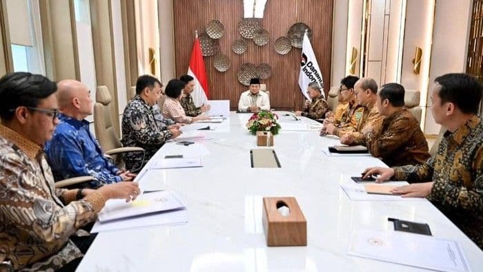 prabowo_rapat_bahas_konflik_timur_tengah_pemerintah_pastikan_stok_bbm_dan_gas_nasional_aman