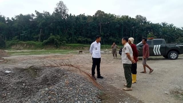satpol_pp_sergai_cek_bangunan_pks_di_naga_kesiangan_sergai_diduga_tanpa_pbg