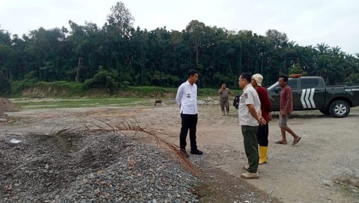satpol_pp_sergai_cek_bangunan_pks_di_naga_kesiangan_sergai_diduga_tanpa_pbg