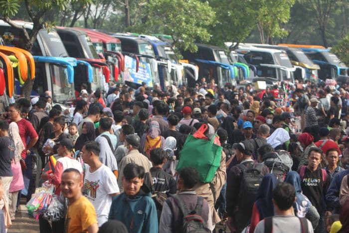 sebagian_travel_di_sibolga_naikkan_tarif_tujuan_medan