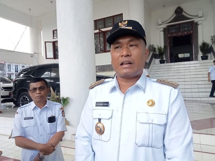 pembangunan_jalan_tingkatkan_ekonomi_bupati_toba_minta_perhatian_gubernur