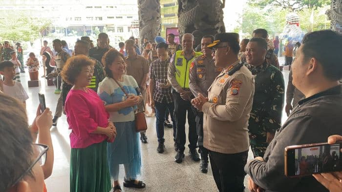 kapolrestabes_medan_pastikan_perayaan_waisak_2025_berjalan_aman