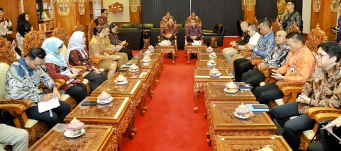 belajar_dari_bali_bupati_anton_siapkan_pariwisata_danau_toba_berbasis_rakyat
