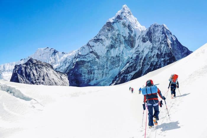musim_pendakian_everest_dibuka_ancaman_serac_intai_jalur_utama