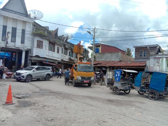 pemkab_toba_tertibkan_pedagang_di_terminal_mini_balige_ini_hasilnya