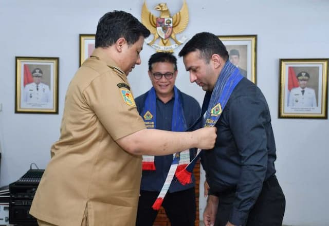tim_opml_tinjau_proyek_pembangunan_pompa_air_tenaga_surya_di_samosir