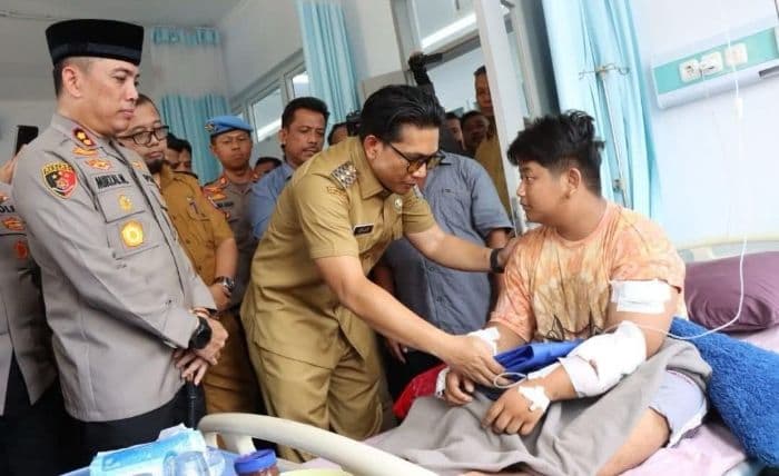 wawako_dan_kapolres_binjai_jenguk_korban_begal_sempat_viral