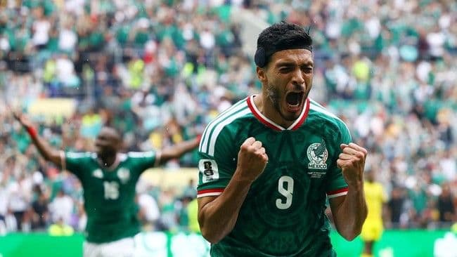 diwarnai_tiga_kartu_merah_meksiko_taklukkan_afrika_selatan_dua_gol_tanpa_balas