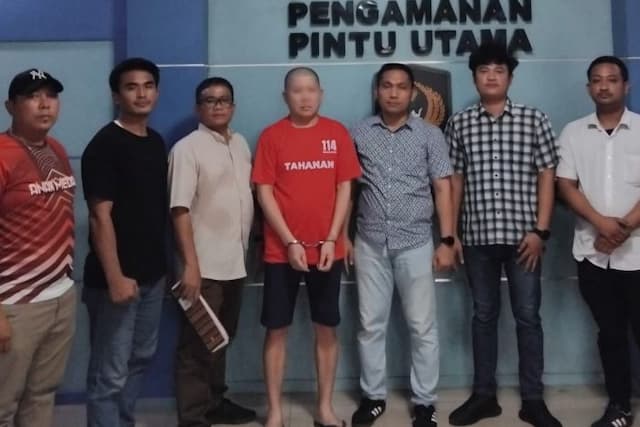 kejari_medan_terima_pelimpahan_tahap_ii_tersangka_penggelapan_uang_perusahaan_rp5_miliar