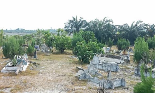 sejumlah_nisan_makam_umum_di_sergai_dirusak_otk_kondisinya_berantakan