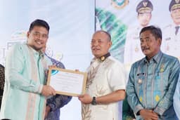 tapteng_raih_peringkat_1_realisasi_investasi_di_sumut_2025_capai_rp2899_miliar