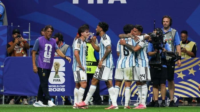 hasil_argentina_vs_swiss_menit_ke85_skor_11_la_albiceleste_terus_tekan_10_pemain_swiss