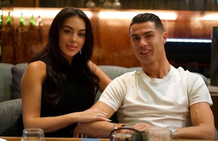 cristiano_ronaldo_resmi_bertunangan_dengan_georgina_rodrguez