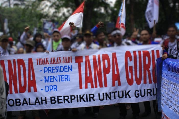 dana_tpg_ke13_rp10_miliar_tak_cair_ratusan_guru_dairi_siap_turun_ke_jalan