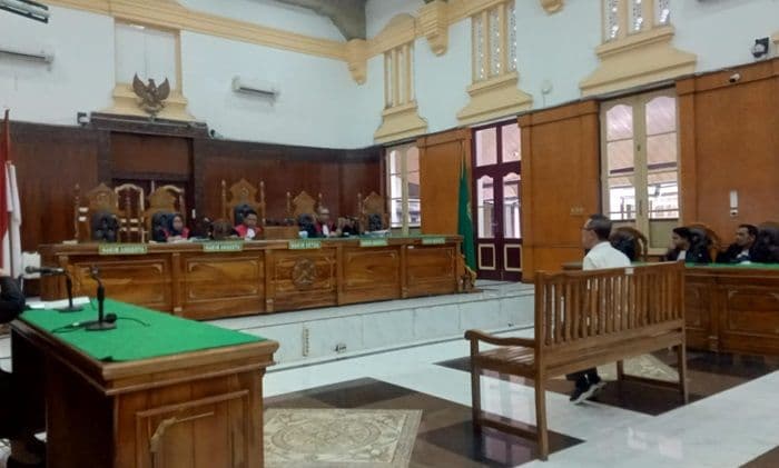 dua_terdakwa_kasus_korupsi_suaka_margasatwa_karang_gading_divonis_10_tahun_penjara