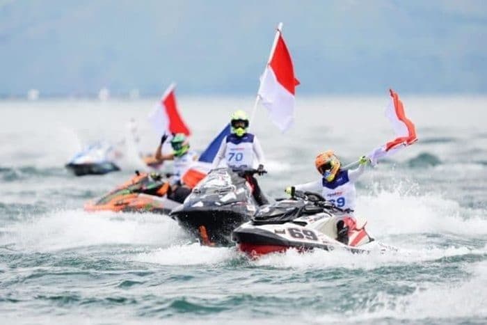 rsup_h_adam_malik_siap_berikan_dukungan_medis_untuk_aquabike_dan_f1_powerboat_2025_di_danau_toba