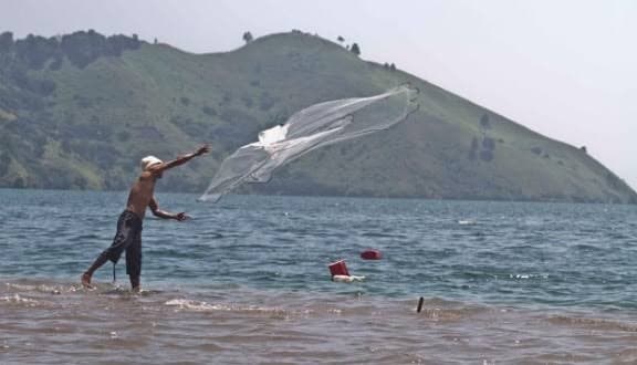 gubernur_sumut_minta_penangkapan_ikan_porapora_di_danau_toba_dikendalikan