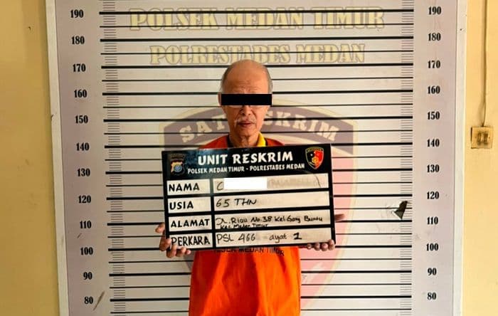 lempar_kursi_ke_perempuan_67_tahun_kakek_65_tahun_ditangkap_polisi
