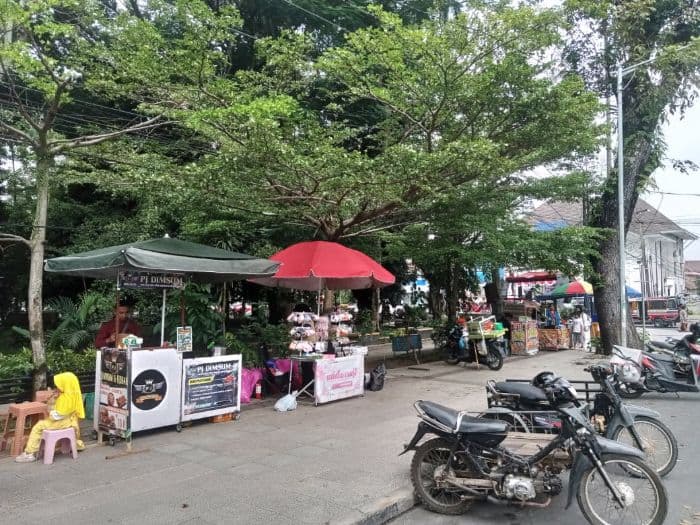 pkl_lapangan_adam_malik_dan_merdeka_pematangsiantar_segera_ditata_50_pedagang_kuliner_didata