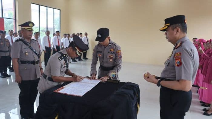 polresta_deli_serdang_rotasi_kabag_log_dan_3_kapolsek_ini_pejabat_barunya