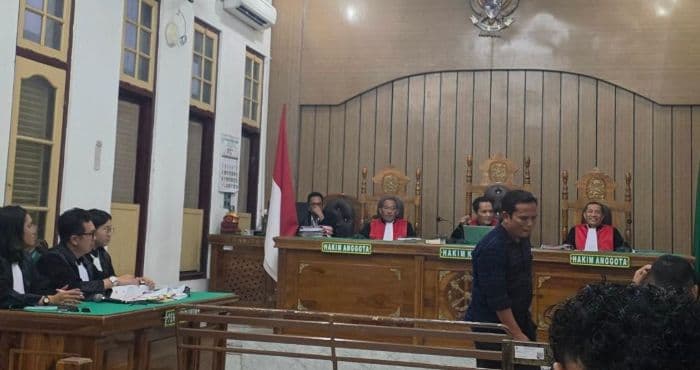 saksi_tak_tahu_mekanisme_perubahan_bansos_pena_samosir_dari_uang_jadi_barang