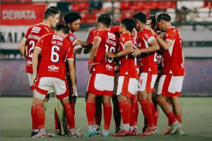 bali_united_vs_isenmulang_kalteng_serdadu_tridatu_unggul_20_di_babak_pertama