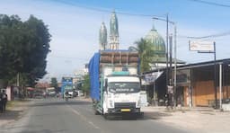 banjir_bandang_mengintai_warga_simalungun_soroti_truk_angkutan_kayu_di_jalur_perbukitan