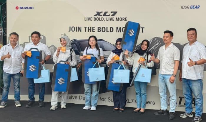 resmi_mengaspal_di_sumut_suzuki_xl7_diserahkan_perdana_ke_konsumen_medan