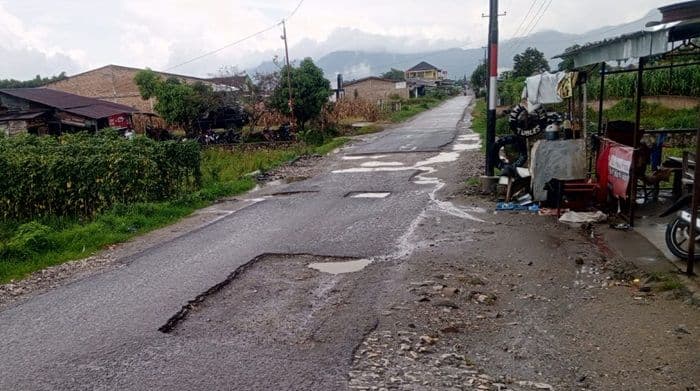 jalan_rusak_di_patane_iv_toba_segera_ditambal_putr_lakukan_pemetaan