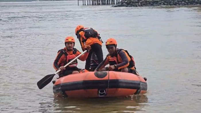 pemancing_hilang_di_pantai_kalangan_indah_tapteng_pencarian_terkendala_cuaca_buruk