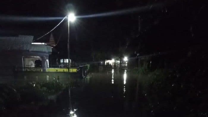 ratusan_warga_aceh_tamiang_mengungsi_akibat_banjir_luapan