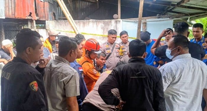 geger_kakek_80_tahun_ditemukan_tewas_di_sumur_tua_belakang_rumah_di_batu_bara