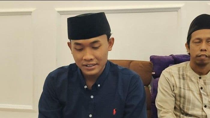 gus_elham_minta_maaf_usai_videonya_cium_anak_di_atas_panggung_viral