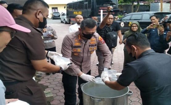 kurir_sabu_1_kg_dari_aceh_ke_pekanbaru_diupah_rp_20_juta_ditangkap_di_deli_serdang