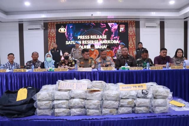 polres_asahan_gagalkan_penyelundupan_76_kg_sabu_tujuan_palembang