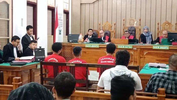 begal_sepasang_kekasih_di_medan_sunggal_tiga_remaja_divonis_45_tahun_penjara