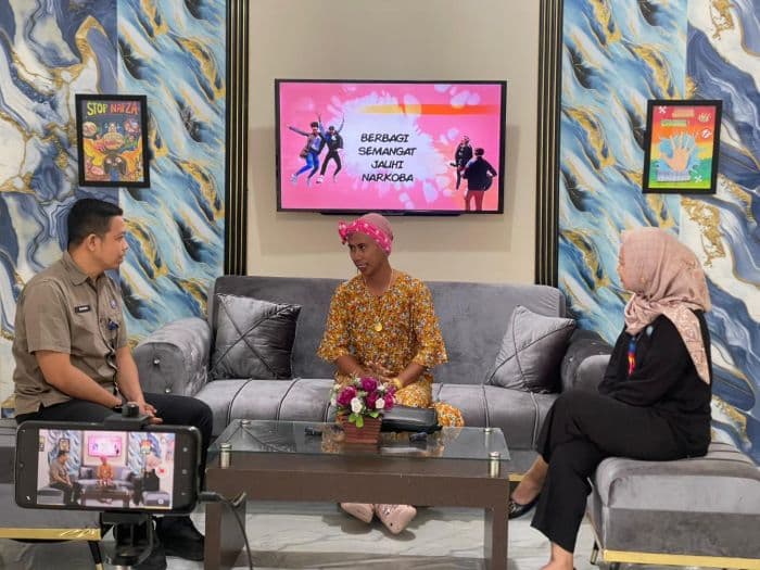 bnn_asahan_gandeng_konten_kreator_kampanyekan_anti_narkoba_lewat_podcast