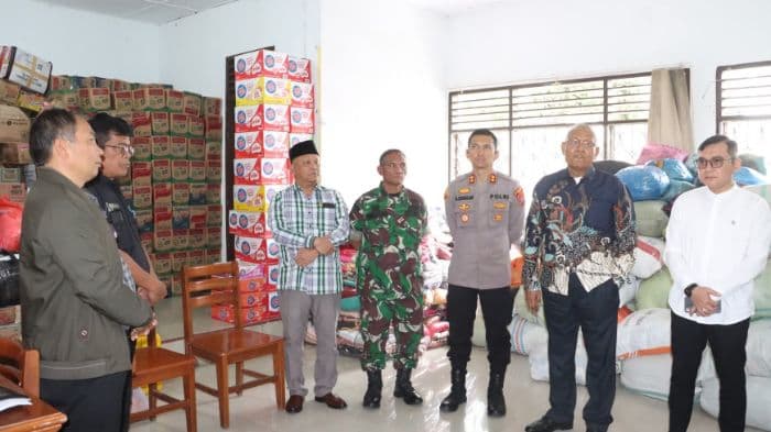 bupati_dairi_bersama_forkopimda_kirim_bantuan_ke_tapanuli_sibolga_dan_humbahas