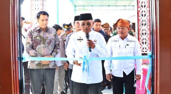 bupati_simalungun_resmikan_kantor_pangulu_nagori_pamatang_simalungun_tingkatkan_pelayanan_masyarakat
