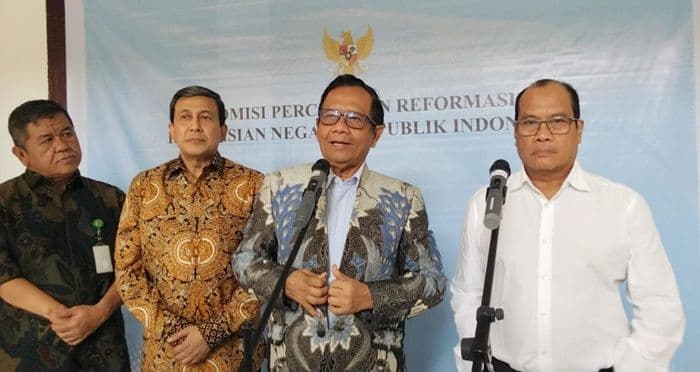 mahfud_md_polri_harus_dibebaskan_dari_intervensi_politik_demi_reformasi_total