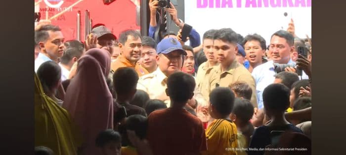 temui_pengungsi_di_aceh_tamiang_presiden_prabowo_saya_minta_maaf