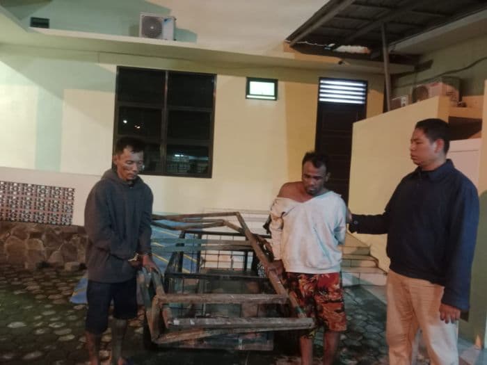 dua_rayap_besi_dibekuk_polsek_medan_baru_usai_curi_besi_gudang_di_sei_sikambing