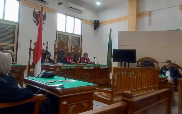 vonis_setahun_penjara_dua_terdakwa_penganiayaan_diduga_kepling_di_tanjung_mulia_terima_putusan