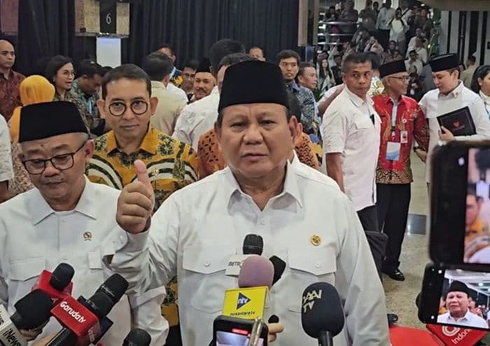 presiden_prabowo_angkat_jempol_terkait_proses_pengangkatan_casn_2024